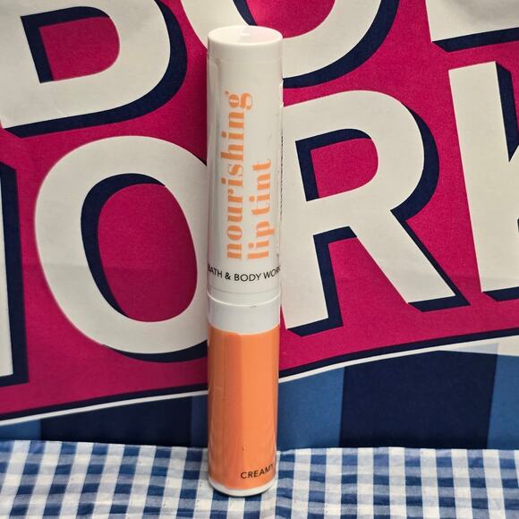 BBW Creamy Coral Nourishing Lip Butter Formulated w. Coconut Oil & Beeswax - Picture 1 of 3
